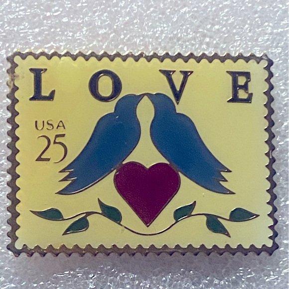 Vintage Love Doves Heart 25c Postage Stamp Pin Pinback Lapel Brooch - Picture 2 of 10
